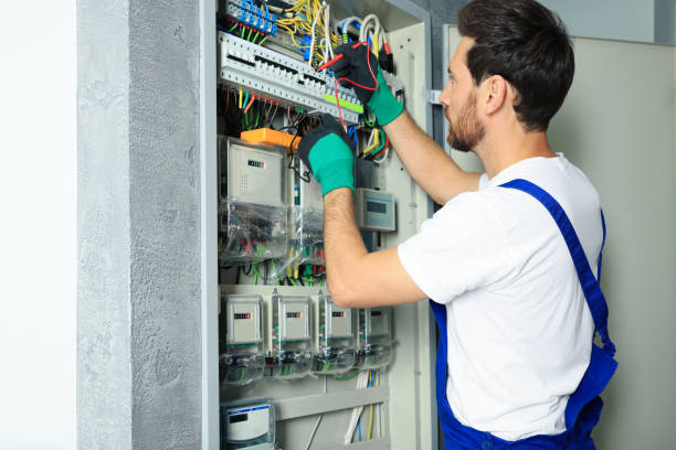 Best Licensed Electrician  in Lake Mills, WI
