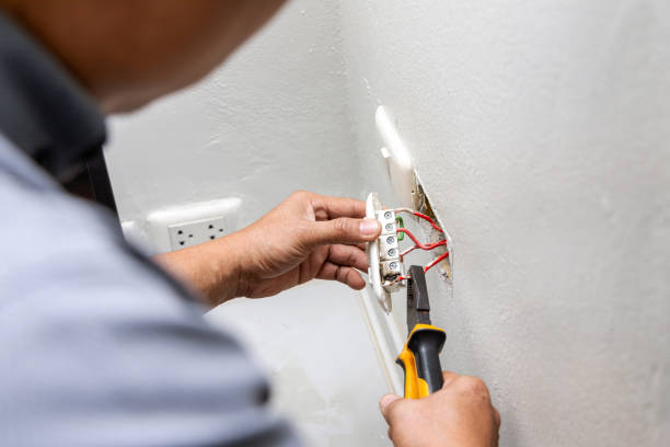 Best Circuit Breaker Repair  in Lake Mills, WI